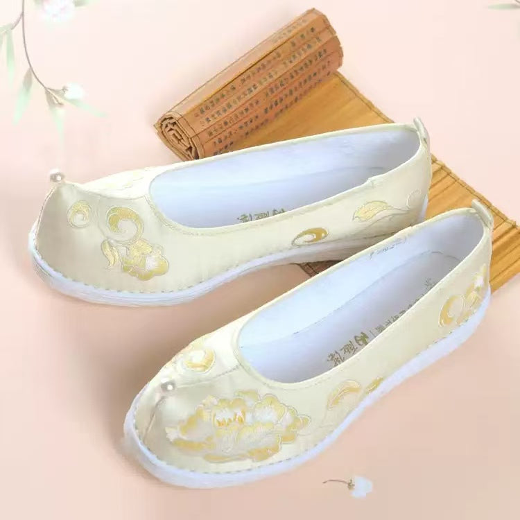 Neilan Sheng  Retro Pointed-Toe Hanfu Traditional Embroidered Women's Shoes
