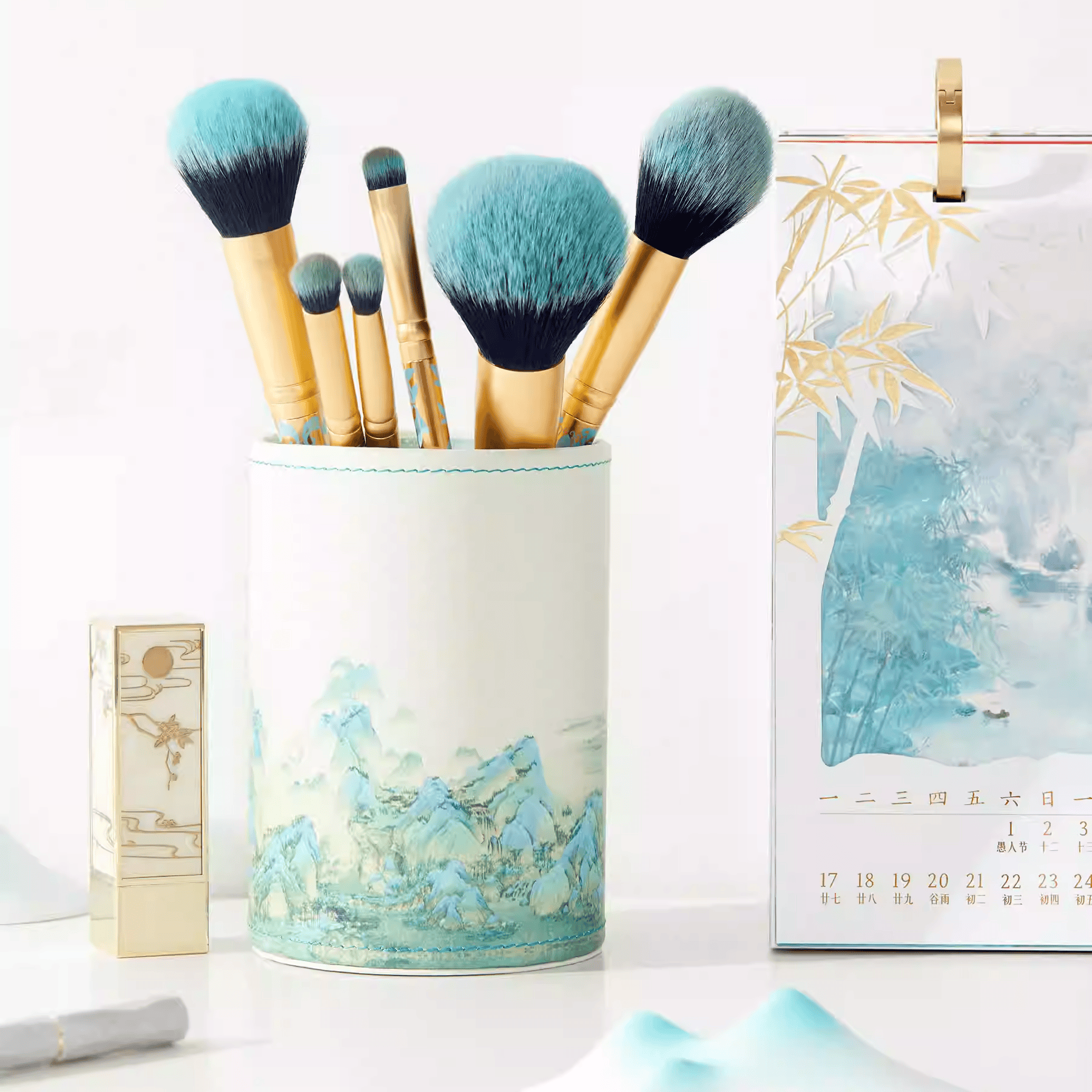 The Palace Museum A Thousand Li of Rivers and Mountains Brush Pot