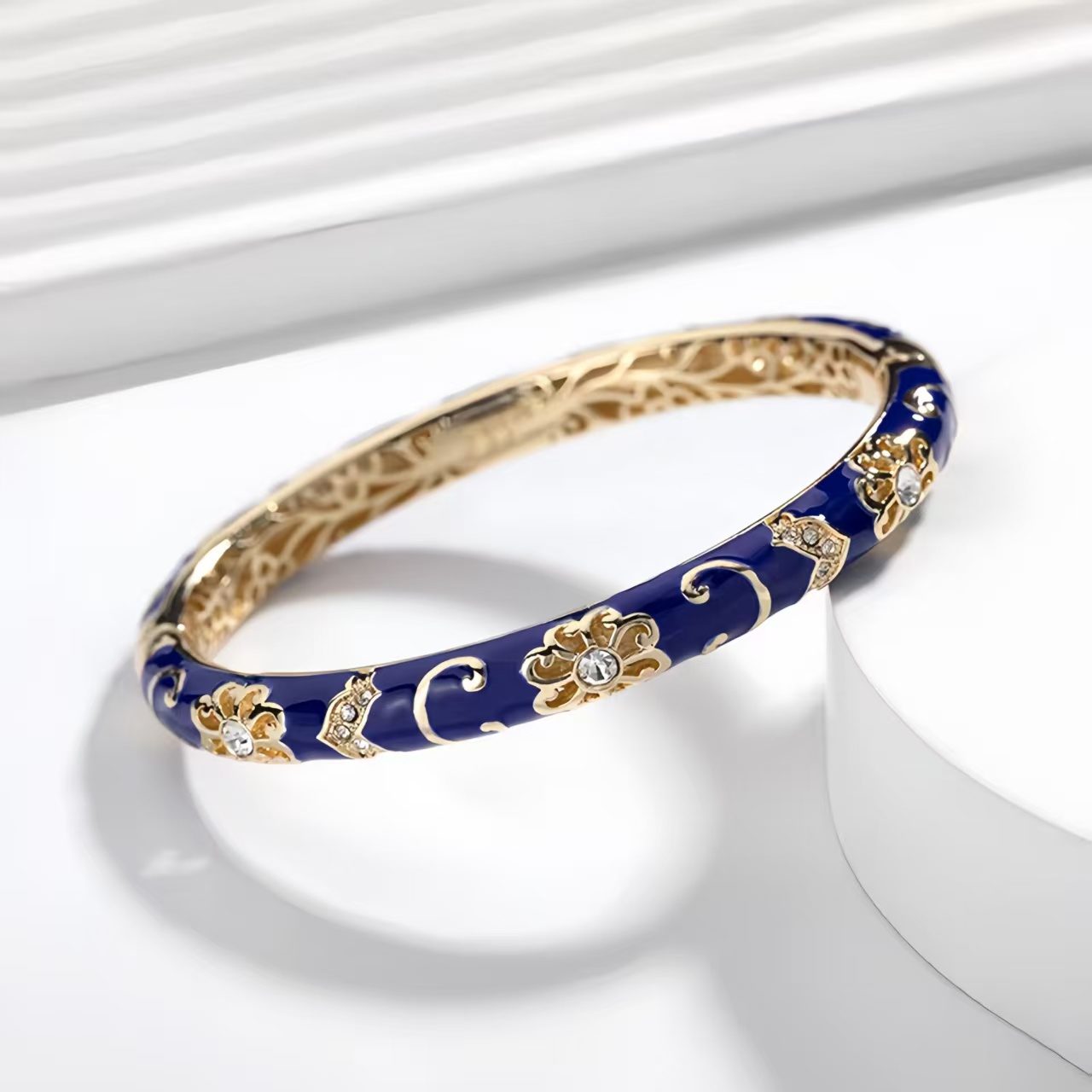 The Cloisonne Bangle Enameled Blue-and-White Porcelain