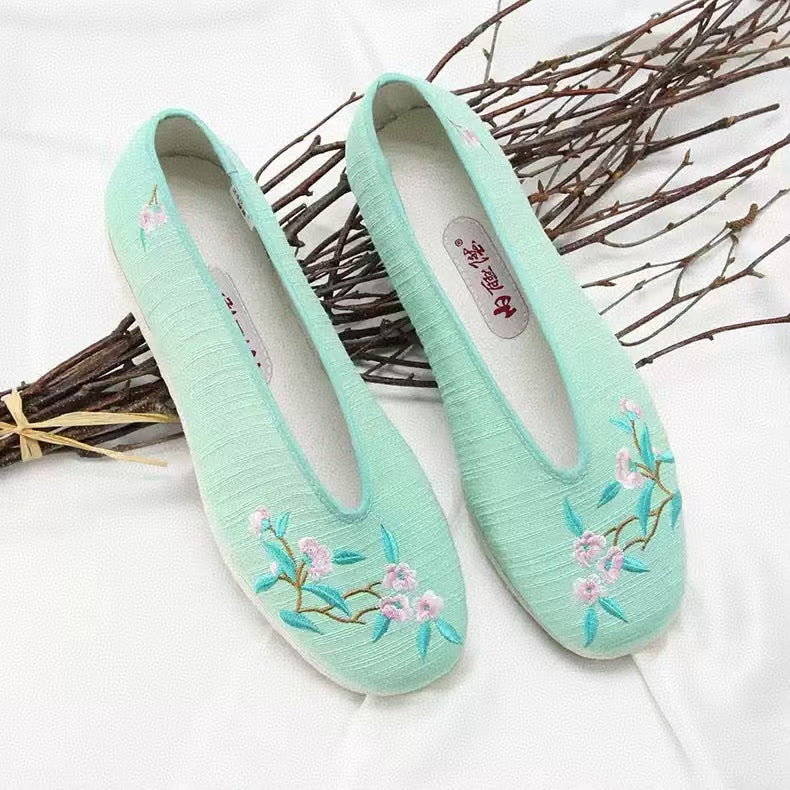 Neilan Sheng Round Toe Embroidered Qianyuan Ruyi Zhuan Wei Yanwan Women's Shoes