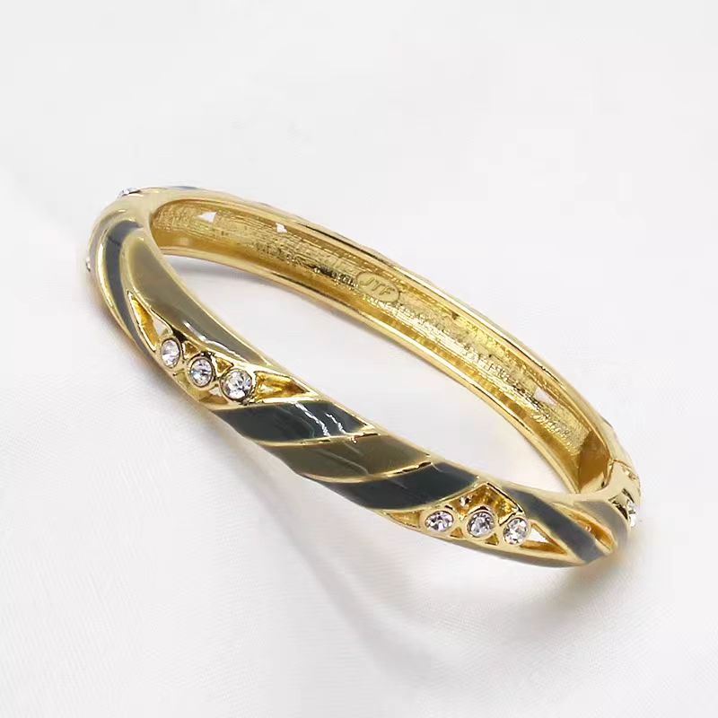 The Cloisonne Enamel Gold-Plated Minimalist Vintage Open Bangle