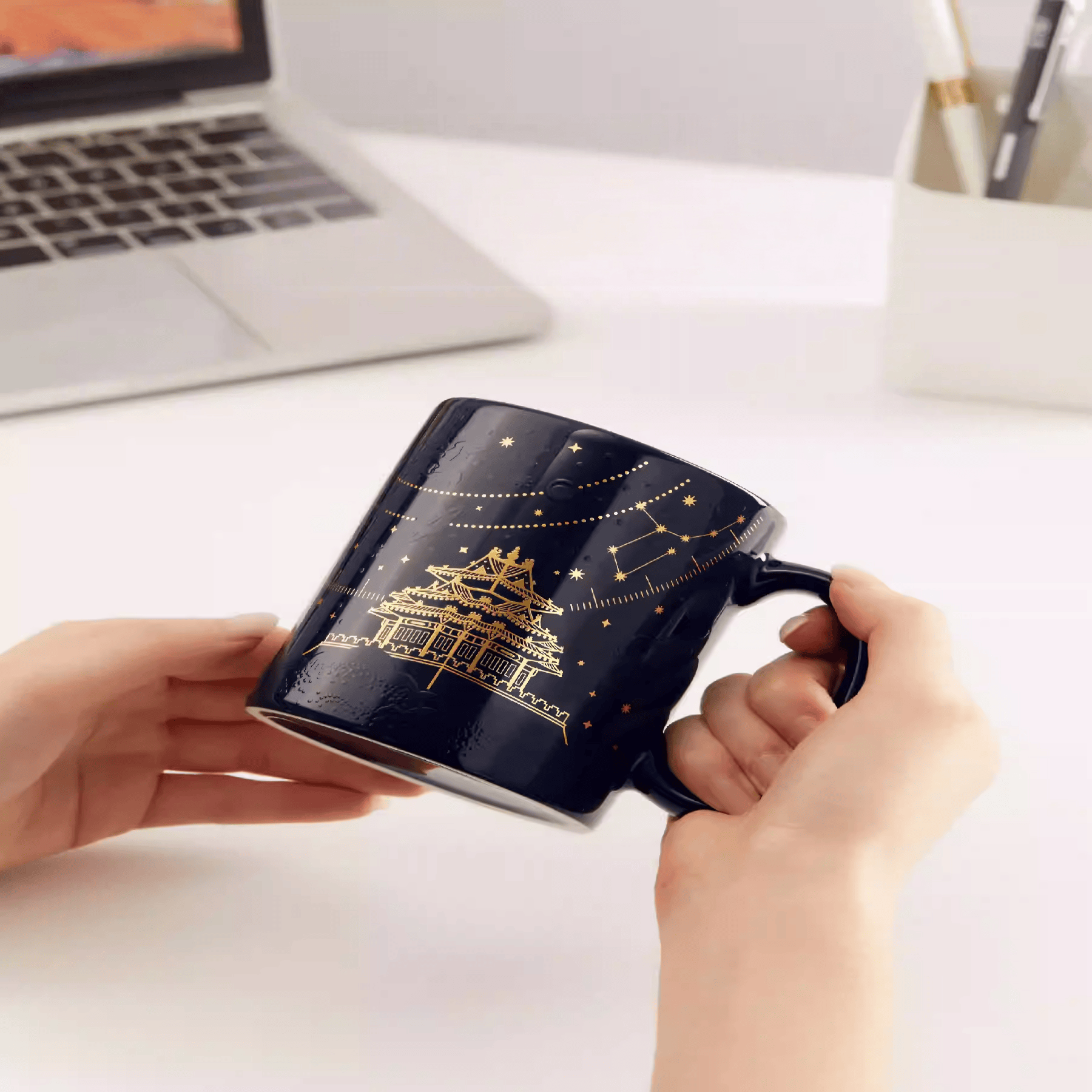 The Palace Museum Jiaolou Starry Night Thermosensitive Mug