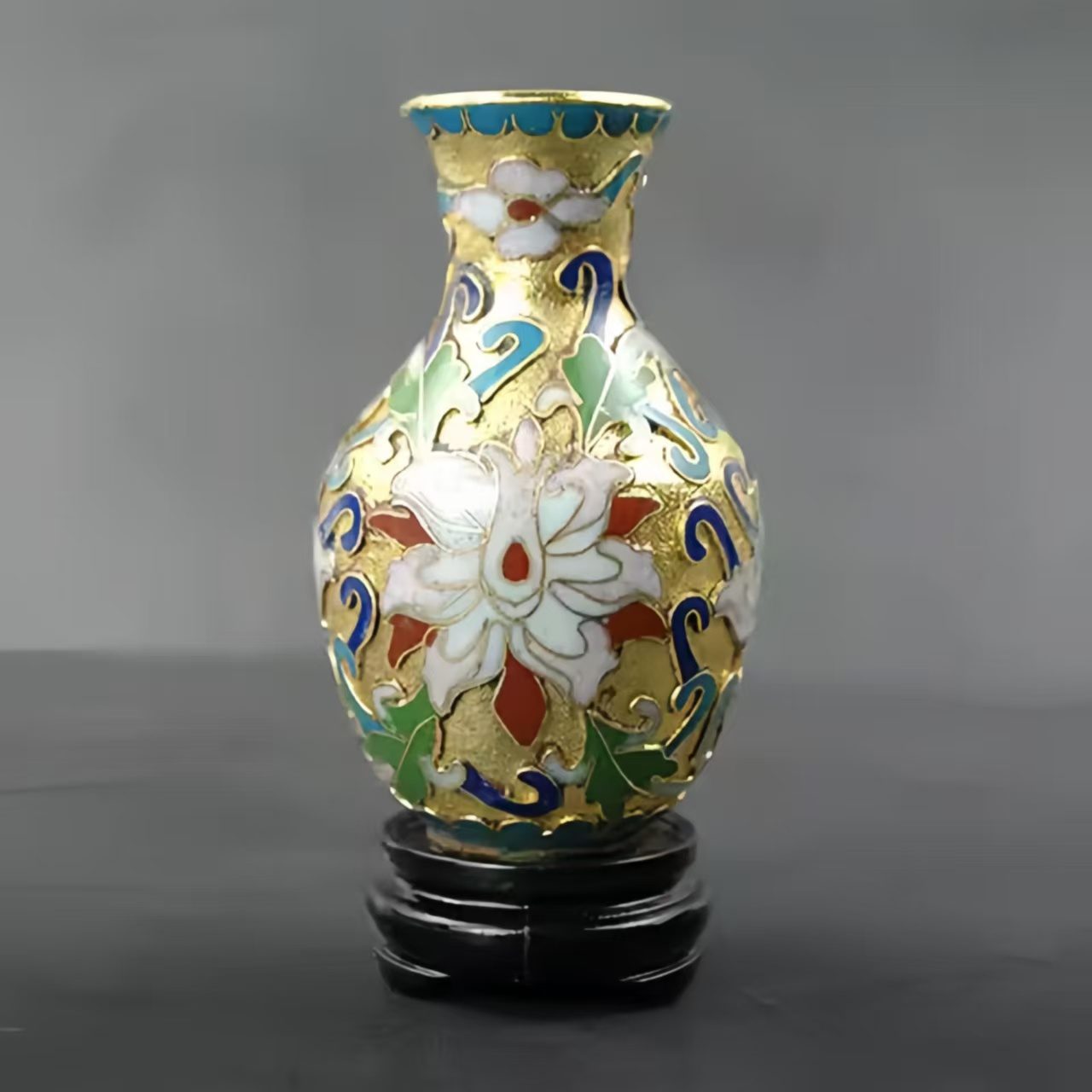 The Cloisonne Gold-Plated Polished Four-Piece Vase Set