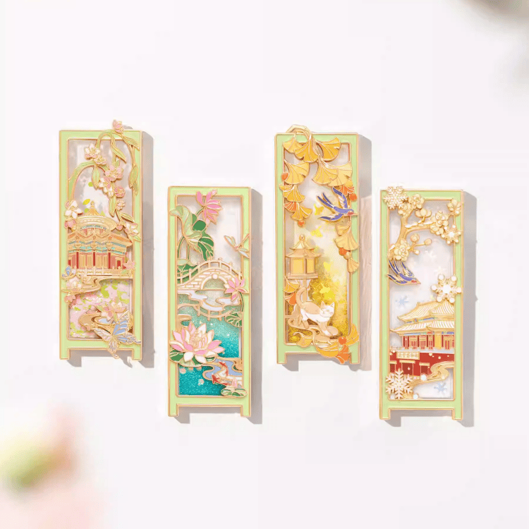 The Palace Museum Forbidden City Four Seasons Flowing Sand Magnet