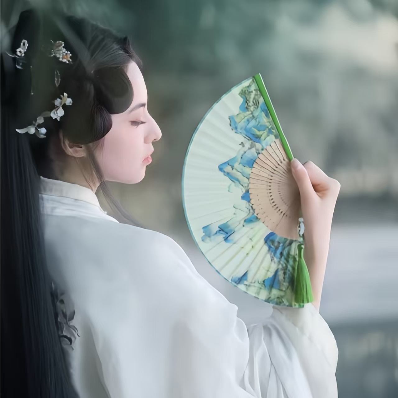 The Palace Museum Qianli Jiangshan Ancient-Style Folding Fan