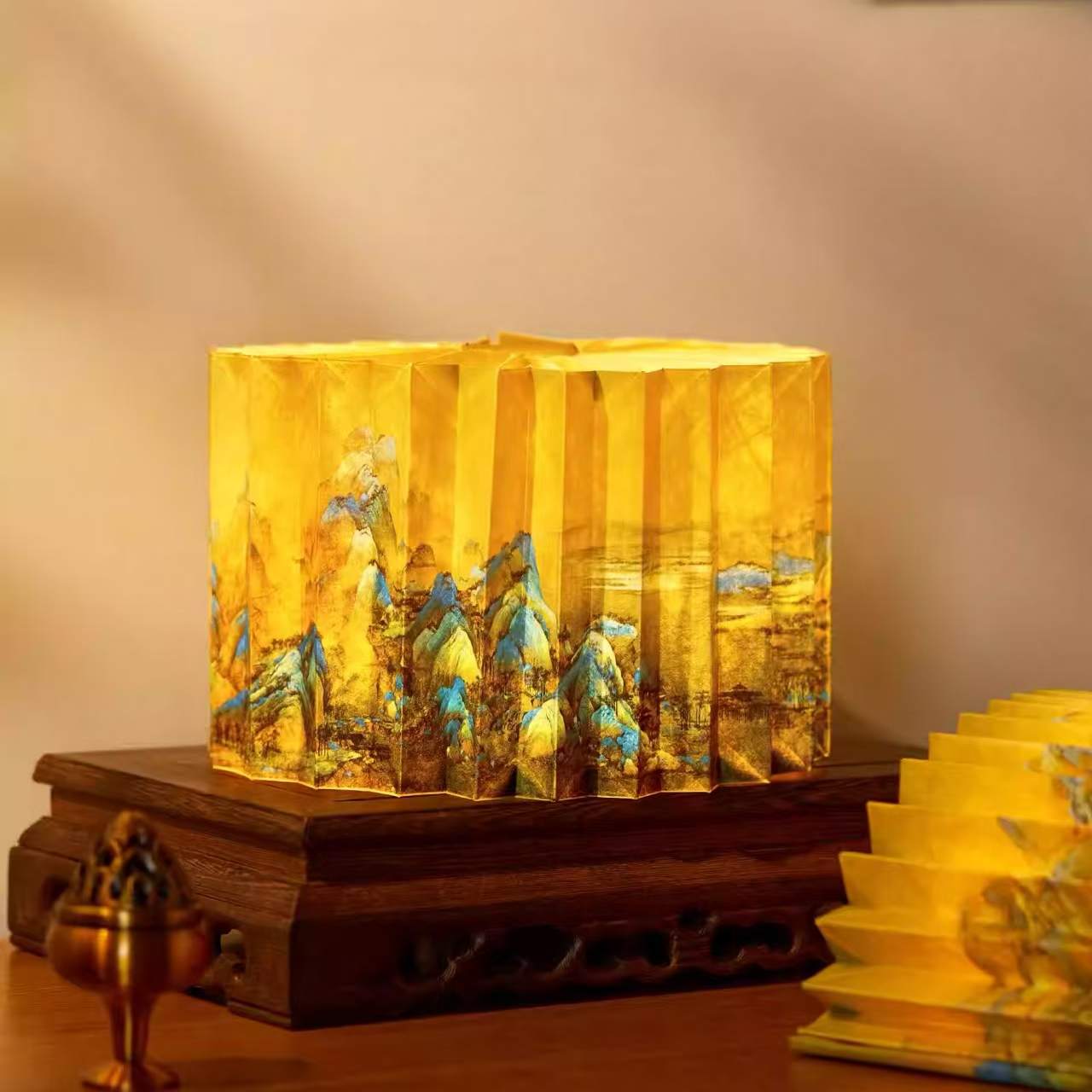 The Palace Museum Qianli Jiangshan Scroll Book Night Light