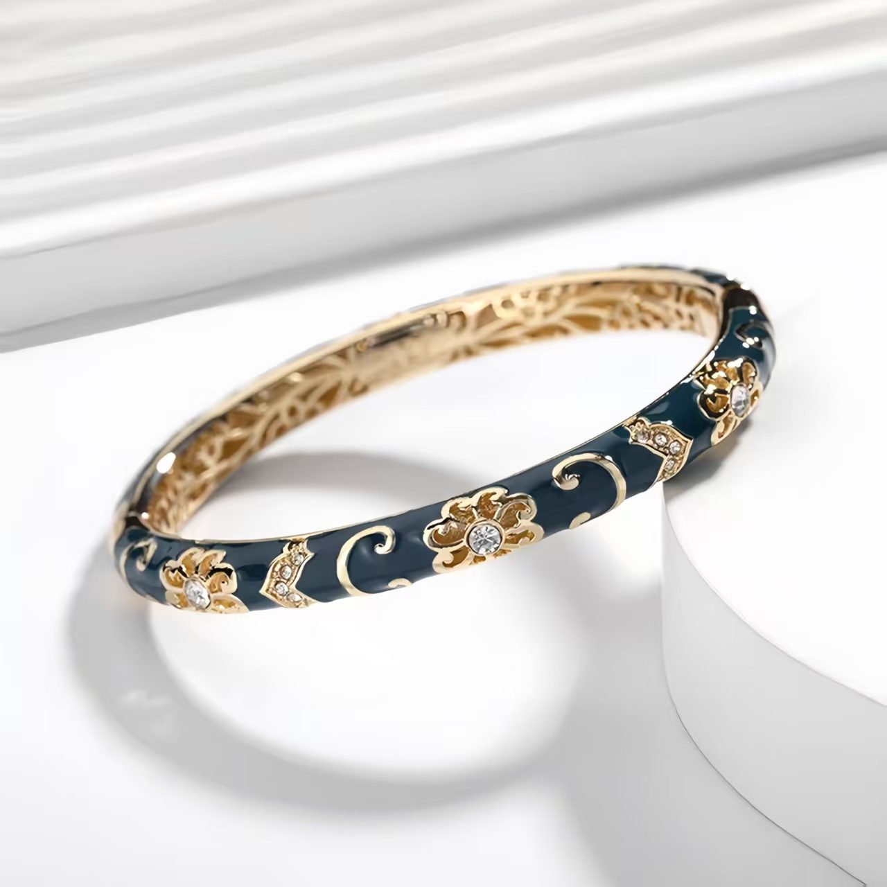 The Cloisonne Bangle Enameled Blue-and-White Porcelain