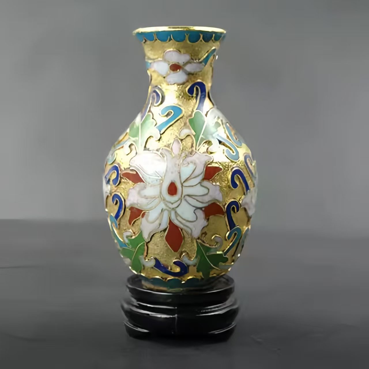 The Cloisonne Gold-Plated Polished Four-Piece Vase Set