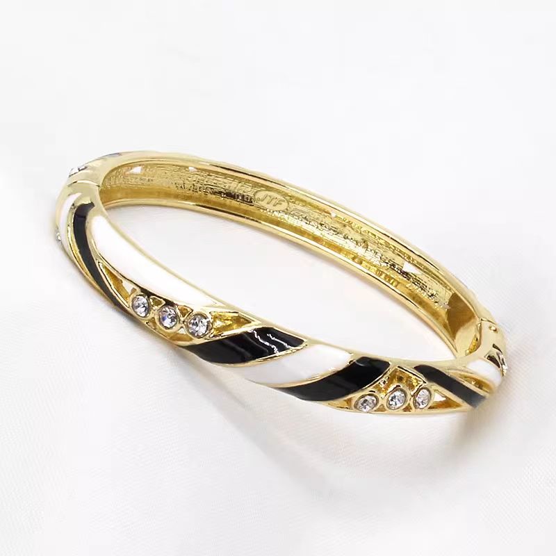 The Cloisonne Enamel Gold-Plated Minimalist Vintage Open Bangle