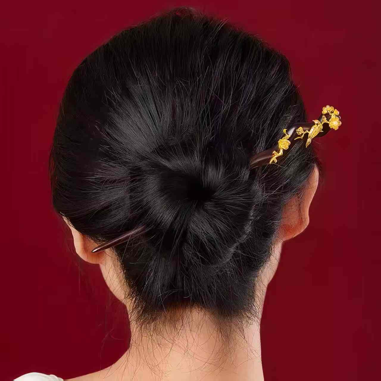 The Palace Museum Magpie Perched on Plum Blossom Hairpin