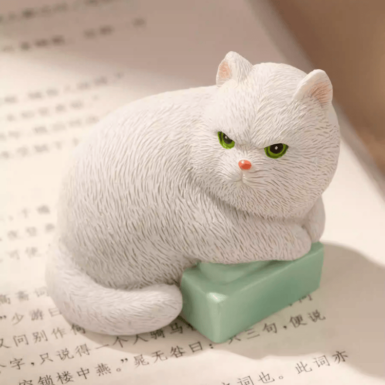 The Palace Museum Cute White Guardian Cat Creative Ornament for Car & Desktop