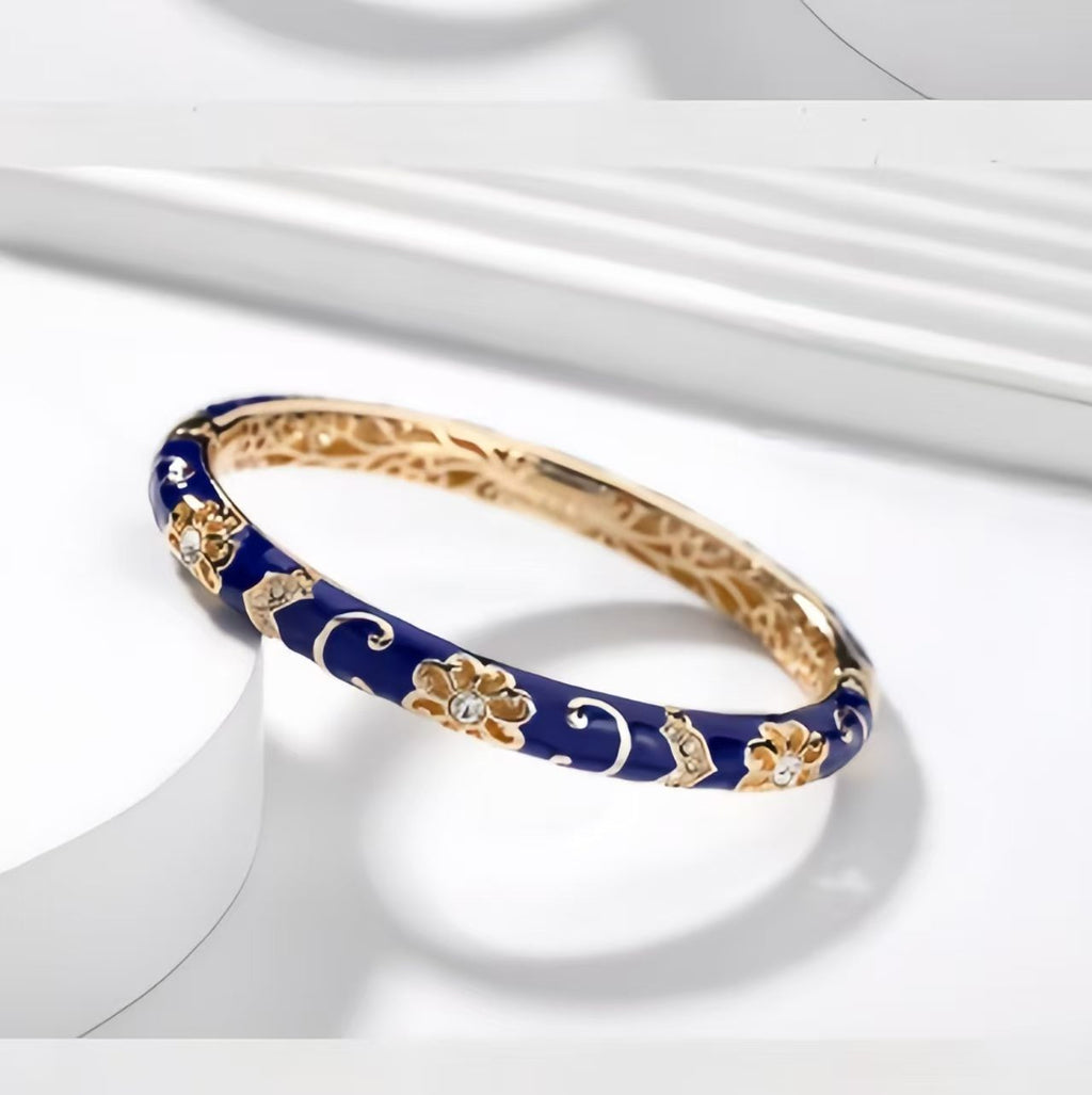 The Cloisonne Bangle Enameled Blue-and-White Porcelain