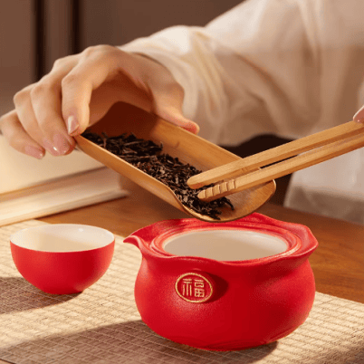 The Palace Museum Fortune Blessing Pouch Travel Gaiwan Set