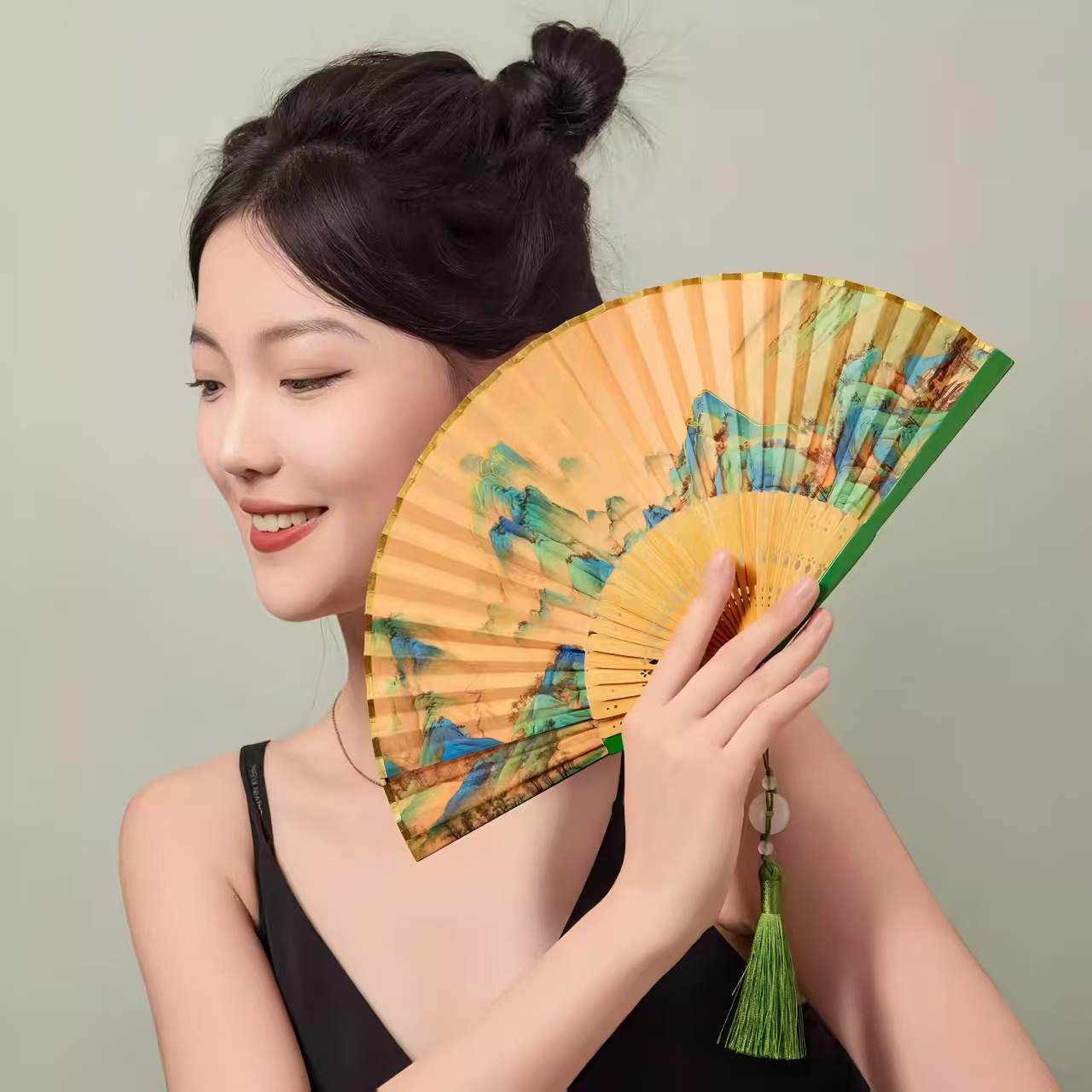 The Palace Museum Qianli Jiangshan Ancient-Style Folding Fan
